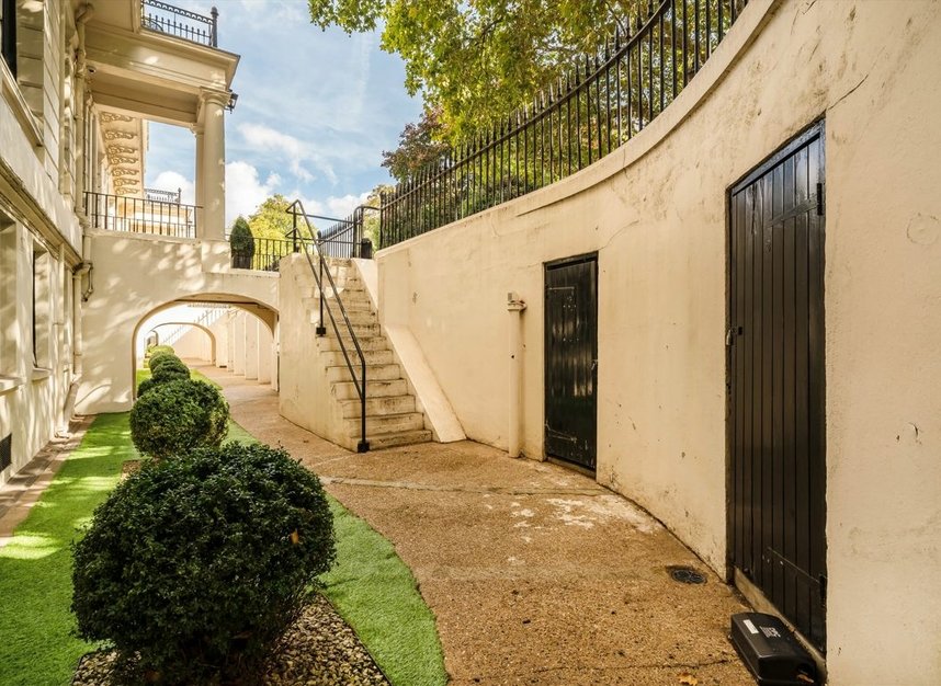 Properties for sale in Hyde Park Gardens - W2 2ND view6