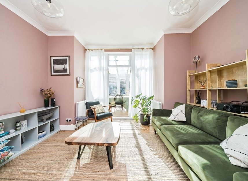 Properties for sale in Ickburgh Road - E5 8AD view3