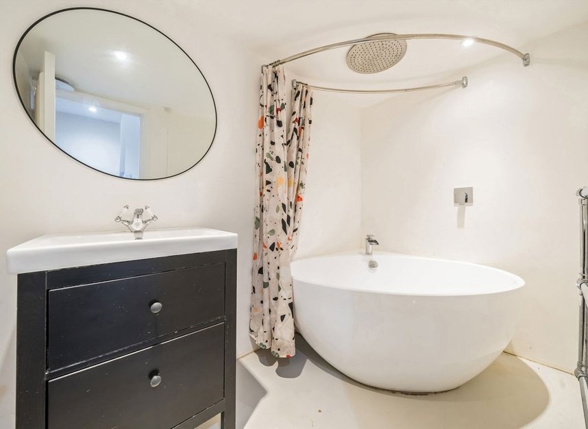 Properties for sale in Ickburgh Road - E5 8AD view8