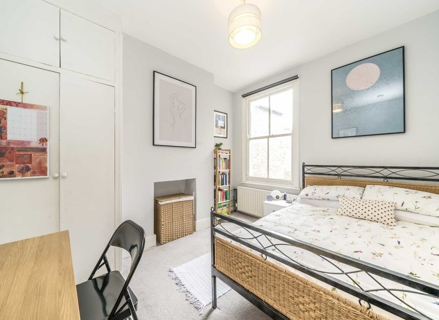 Flat for sale in Jedburgh Street, London, SW11 (Ref 226242) Dexters