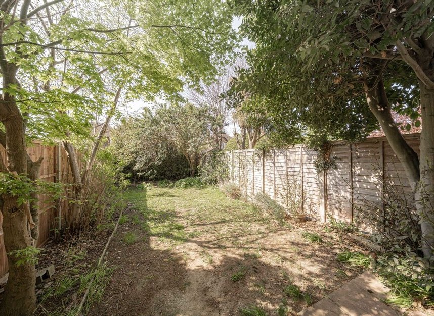 Properties for sale in Jillian Close - TW12 2NX view6