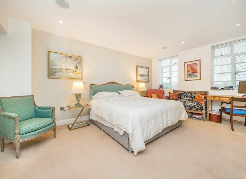 Properties for sale in John Street - WC1N 2BF view4