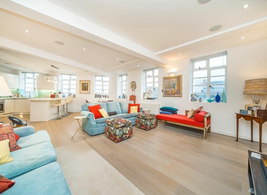Properties for sale in John Street - WC1N 2BF view2