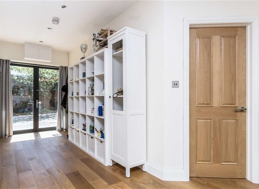 Flat For Sale In Josephine Avenue London Sw2 Dexters