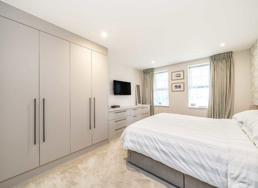 Properties for sale in Jubilee Gardens - KT13 9JN view5