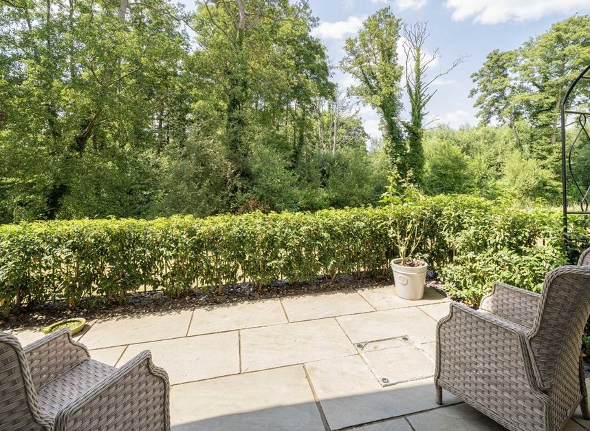 Properties for sale in Jubilee Gardens - KT13 9JN view7