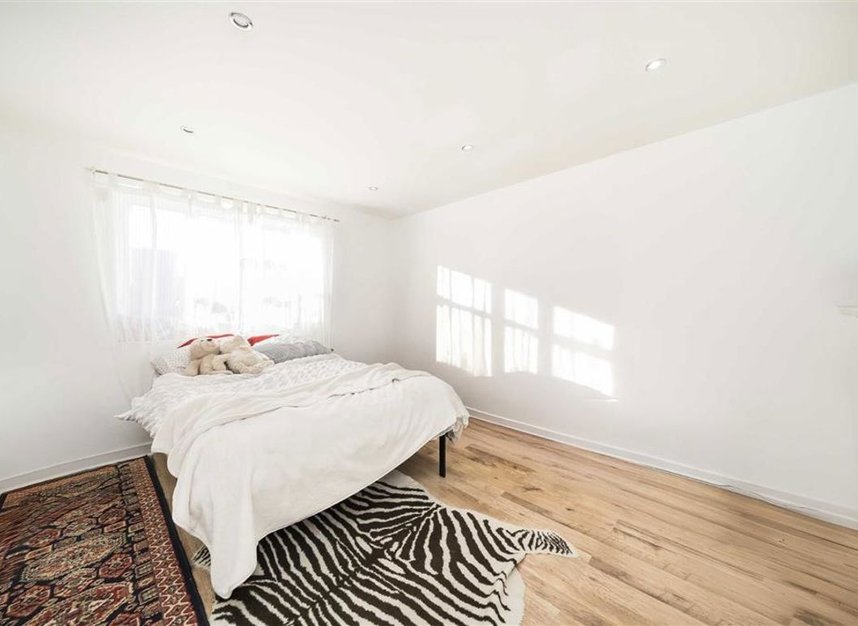 Properties for sale in Jubilee Street - E1 3EN view5