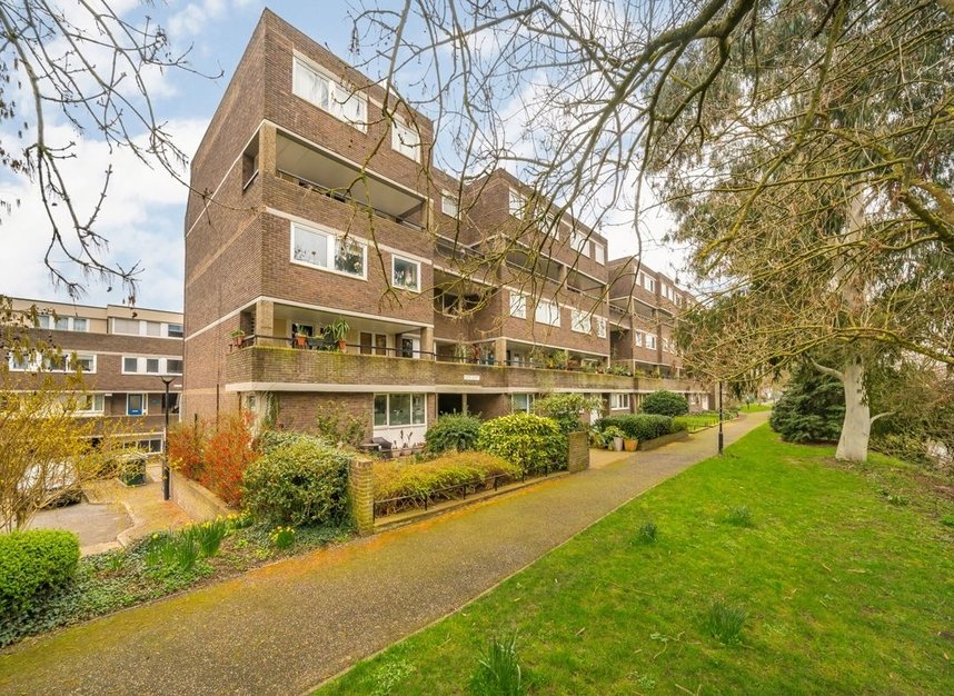 Properties for sale in Justin Close - TW8 8QG view1