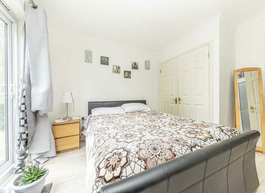 Properties for sale in Kempton Court - TW16 5PA view4