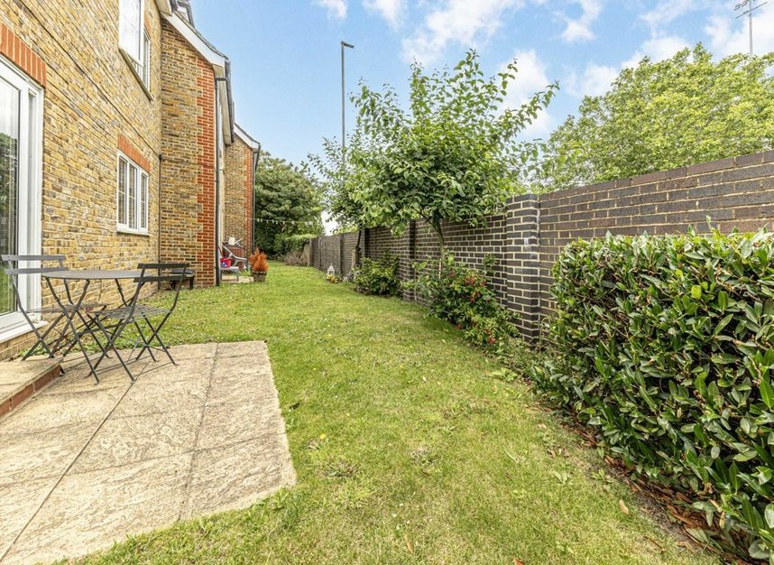 Properties for sale in Kempton Court - TW16 5PA view6