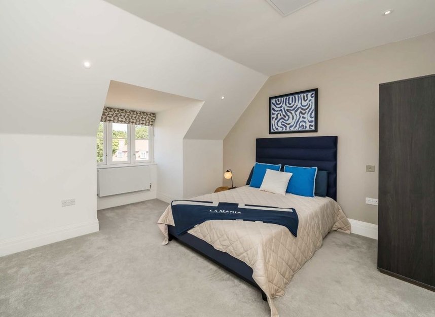 Properties for sale in Kendrick Drive - EN4 0FD view4