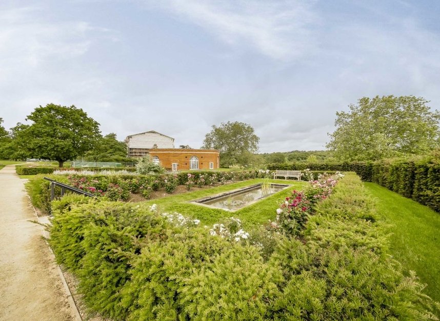Properties for sale in Kendrick Drive - EN4 0FD view8