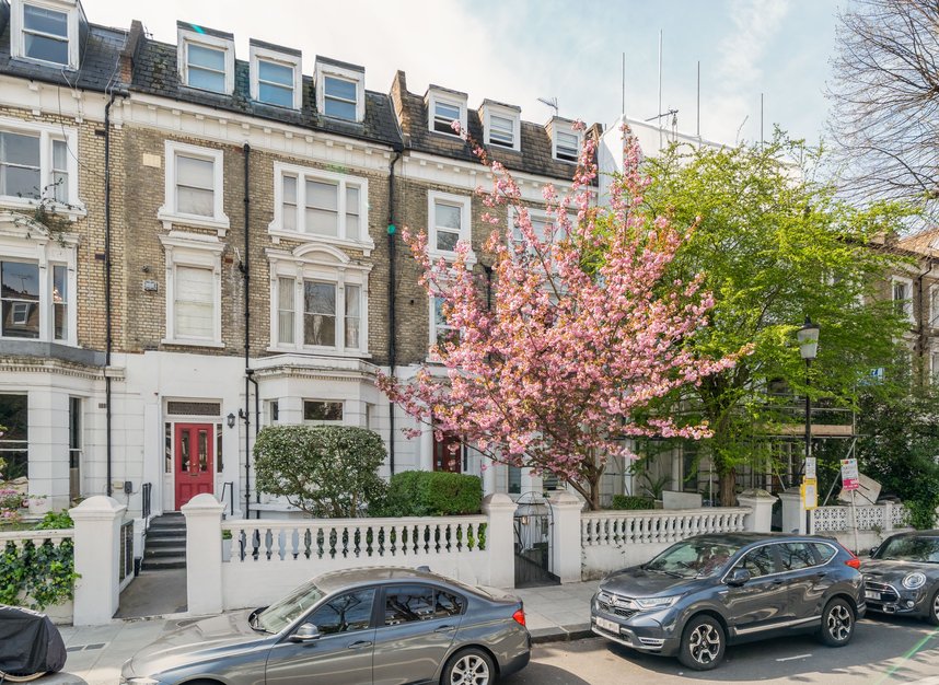 Properties for sale in Kensington, London W14 -  view1