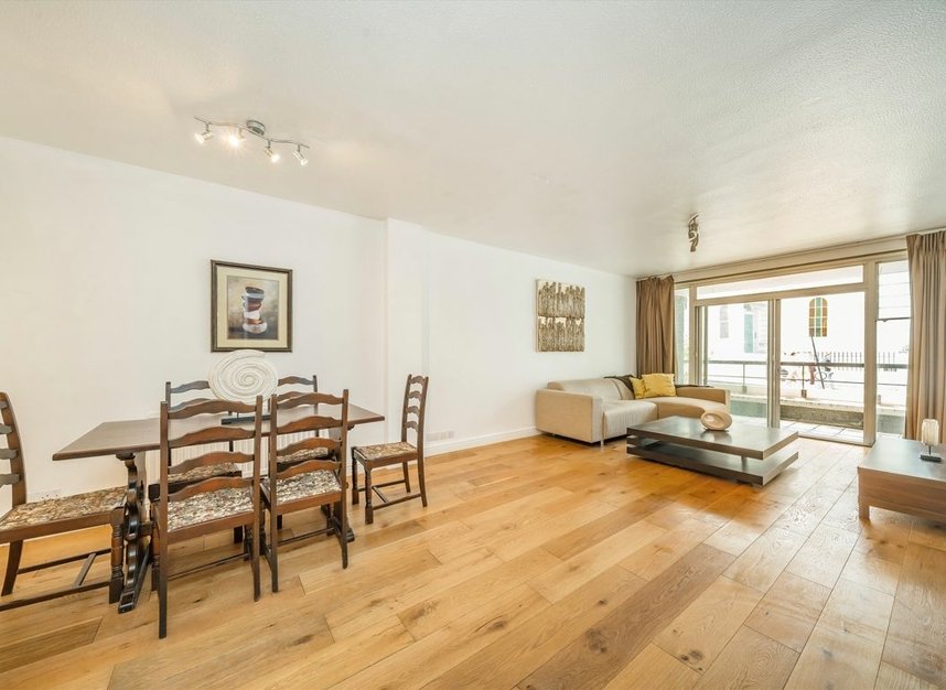 Properties for sale in Kensington Park Road - W11 2PJ view1