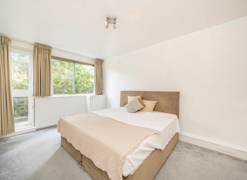 Properties for sale in Kensington Park Road - W11 2PJ view4