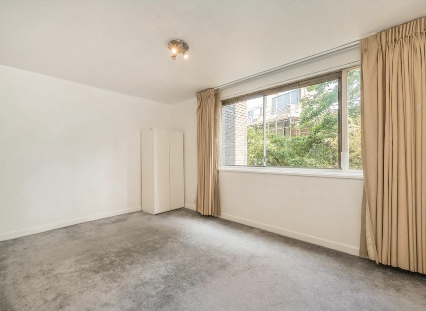 Properties for sale in Kensington Park Road - W11 2PJ view6