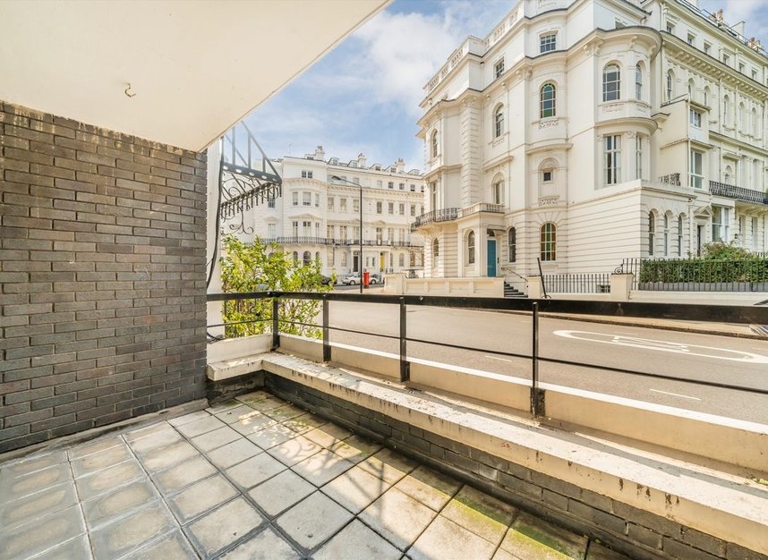 Properties for sale in Kensington Park Road - W11 2PJ view7