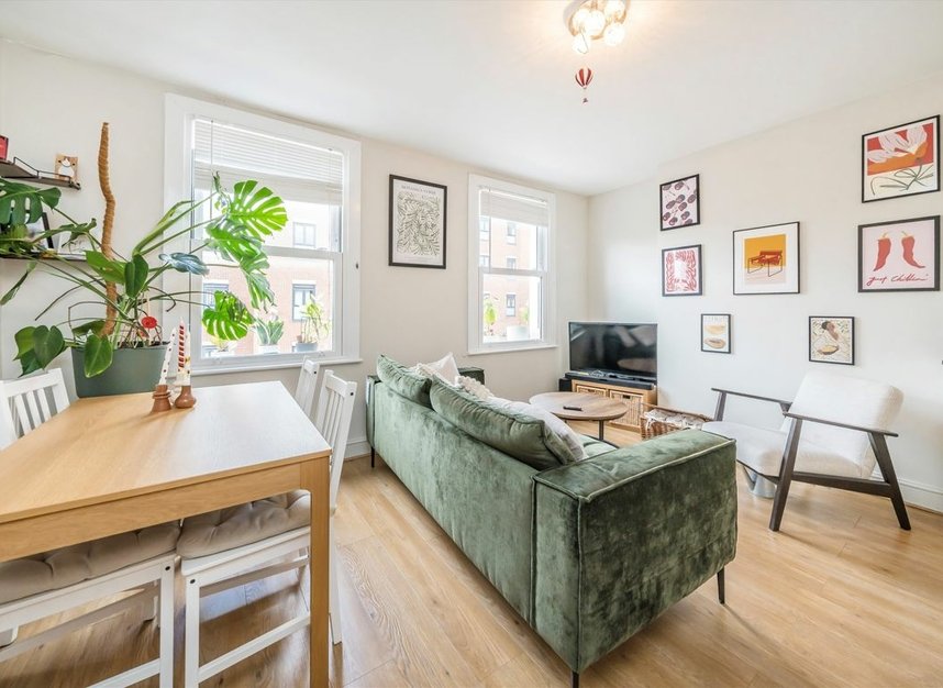 Properties for sale in Kenworthy Road - E9 5RB view3