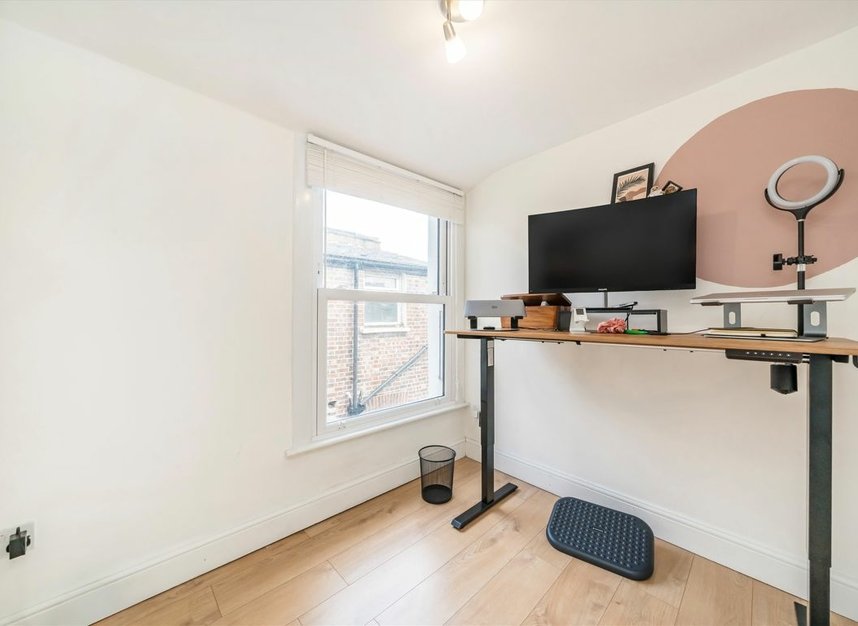 Properties for sale in Kenworthy Road - E9 5RB view8