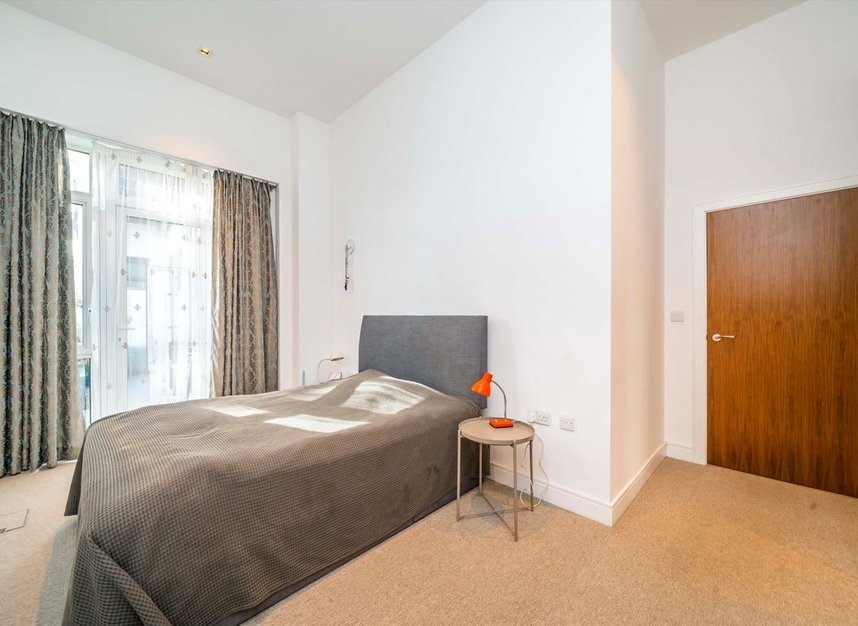 Properties for sale in Kew Bridge Road - TW8 0FD view4