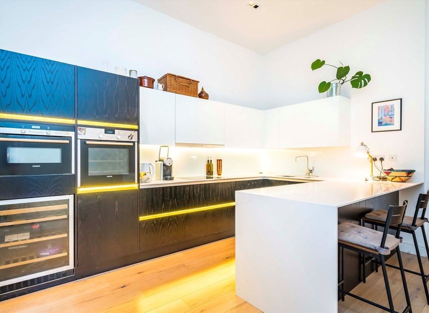 Properties for sale in Kew Bridge Road - TW8 0FD view3