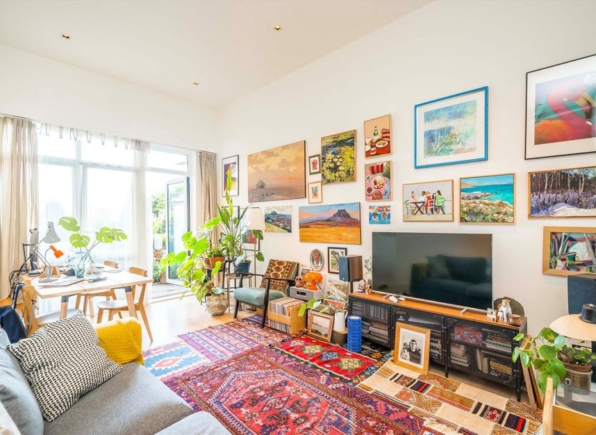 Properties for sale in Kew Bridge Road - TW8 0FD view2