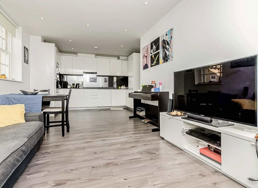 Properties for sale in Kew Bridge Road - TW8 0FA view2