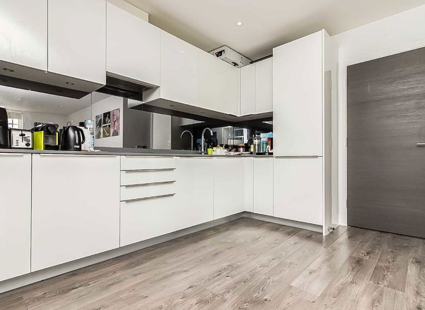 Properties for sale in Kew Bridge Road - TW8 0FA view4