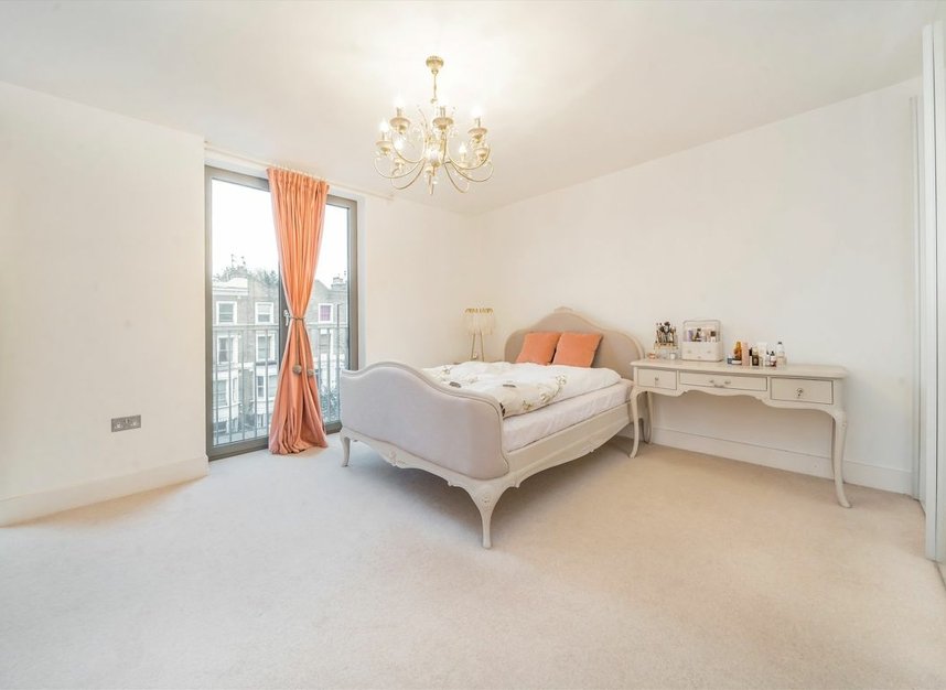 Properties for sale in Kilburn Park Road - NW6 5FQ view5