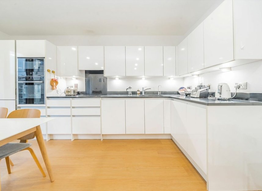 Properties for sale in Kilburn Park Road - NW6 5FQ view3