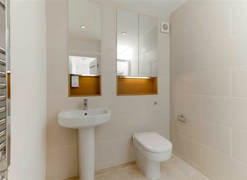 Properties for sale in Kings Avenue - SW4 8BH view11