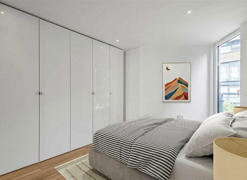 Properties for sale in Kings Avenue - SW4 8BH view9