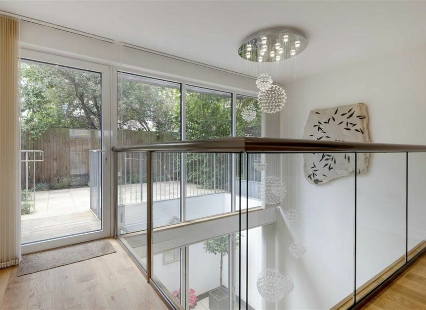 Properties for sale in Kings Avenue - SW4 8BH view6