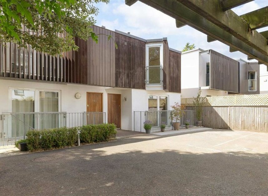 Properties for sale in Kings Avenue - SW4 8BH view1