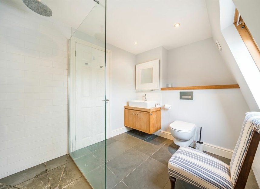 Properties for sale in Kings Road - SW6 2DU view9