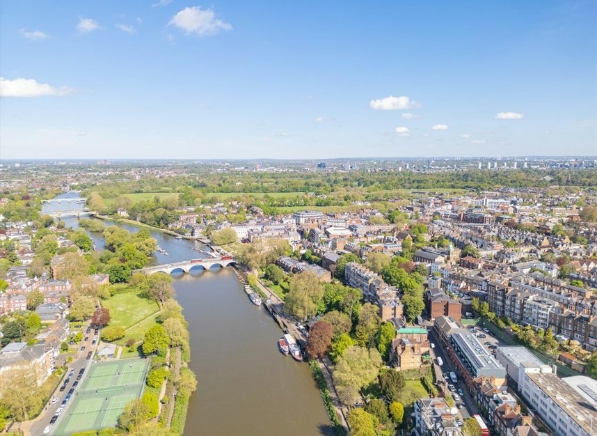 Properties for sale in Kings Road - TW10 6EP view15
