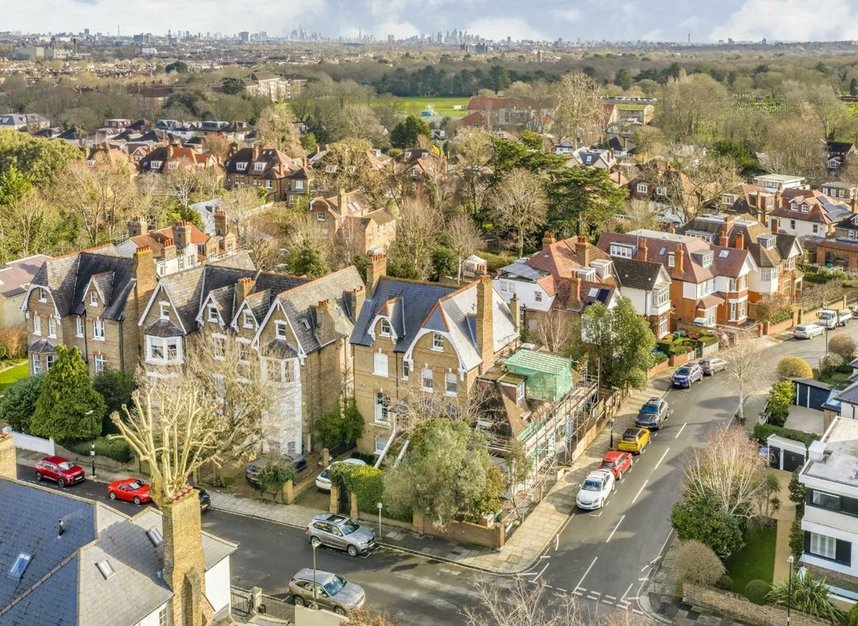 Properties for sale in Kings Road - TW10 6EP view13