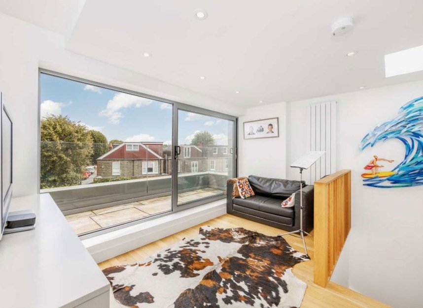 Properties for sale in Kingscote Road - W4 5LJ view7