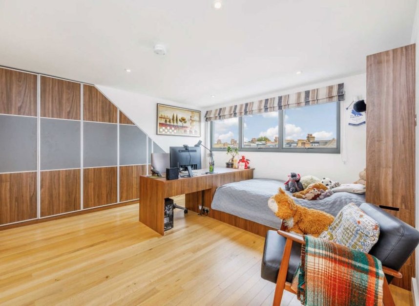 Properties for sale in Kingscote Road - W4 5LJ view6