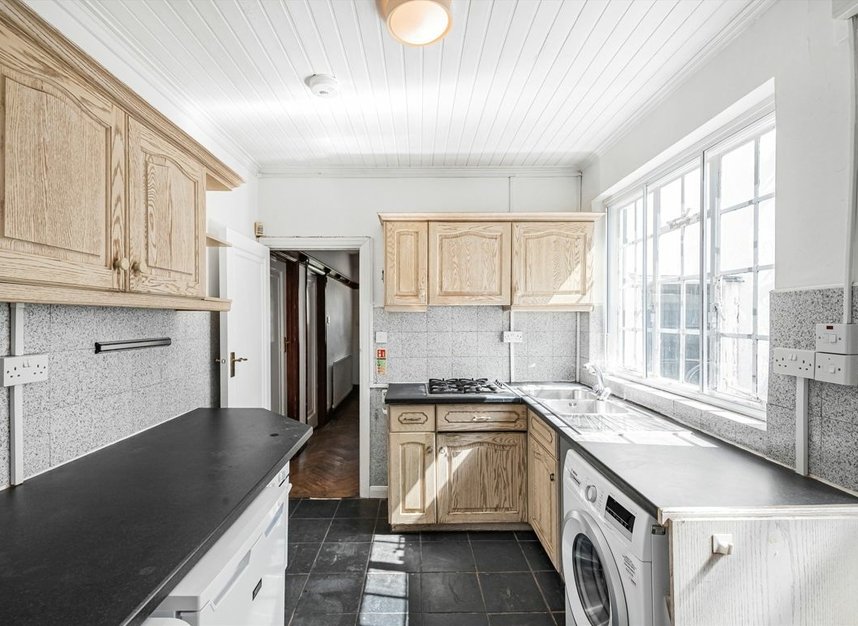 Properties for sale in Kingsmead Road - SW2 3HZ view5