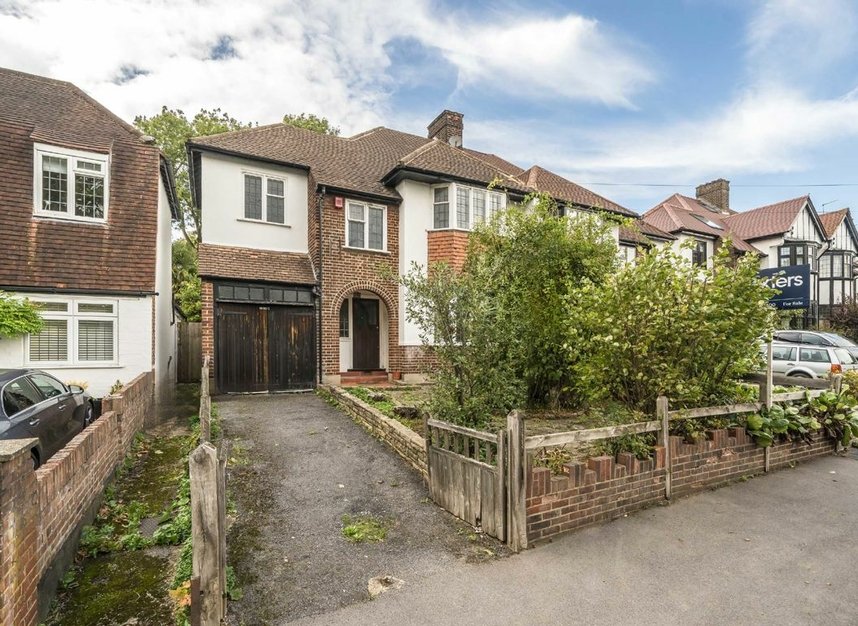 Properties for sale in Kingsmead Road - SW2 3HZ view1