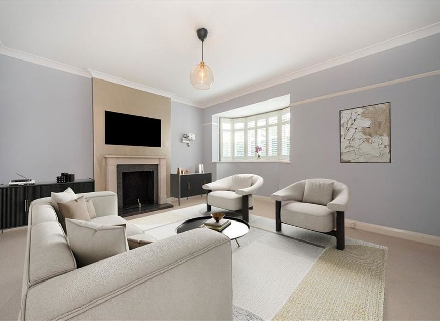 Properties for sale in Kingston Close - TW11 9EW view2