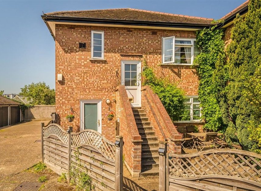 Properties for sale in Kingston Close - TW11 9EW view7