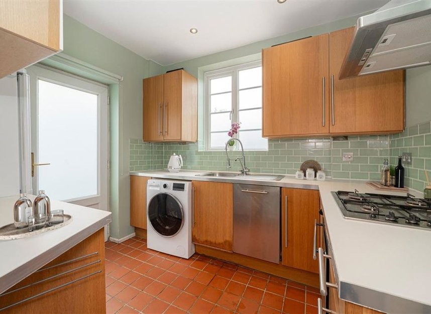 Properties for sale in Kingston Close - TW11 9EW view3