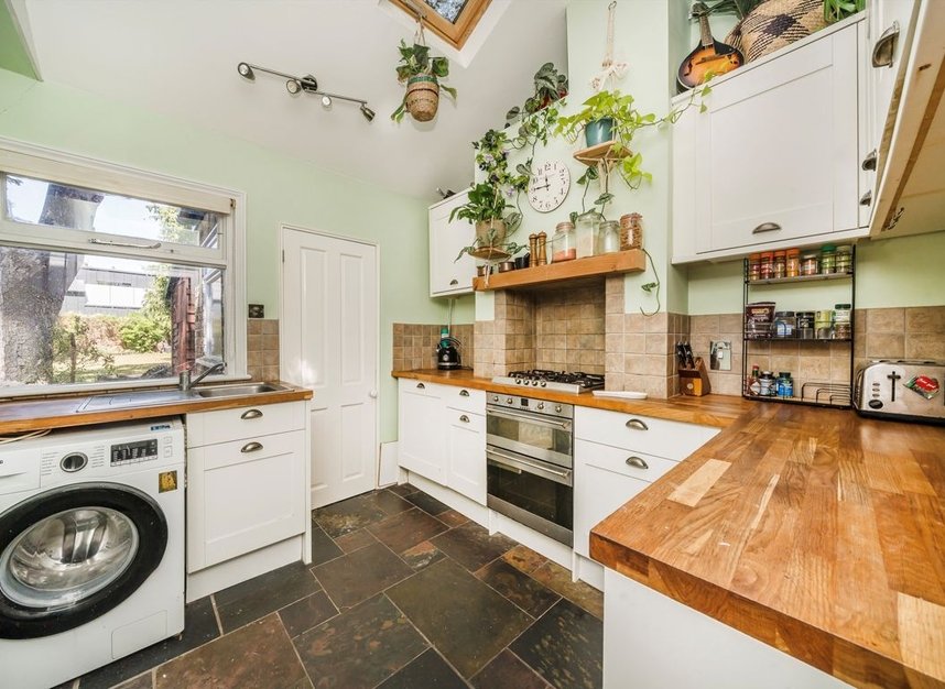 Properties for sale in Kingston Hill - KT2 7PW view2