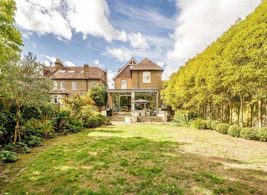 Properties for sale in Kingston Lane - TW11 9HL view9