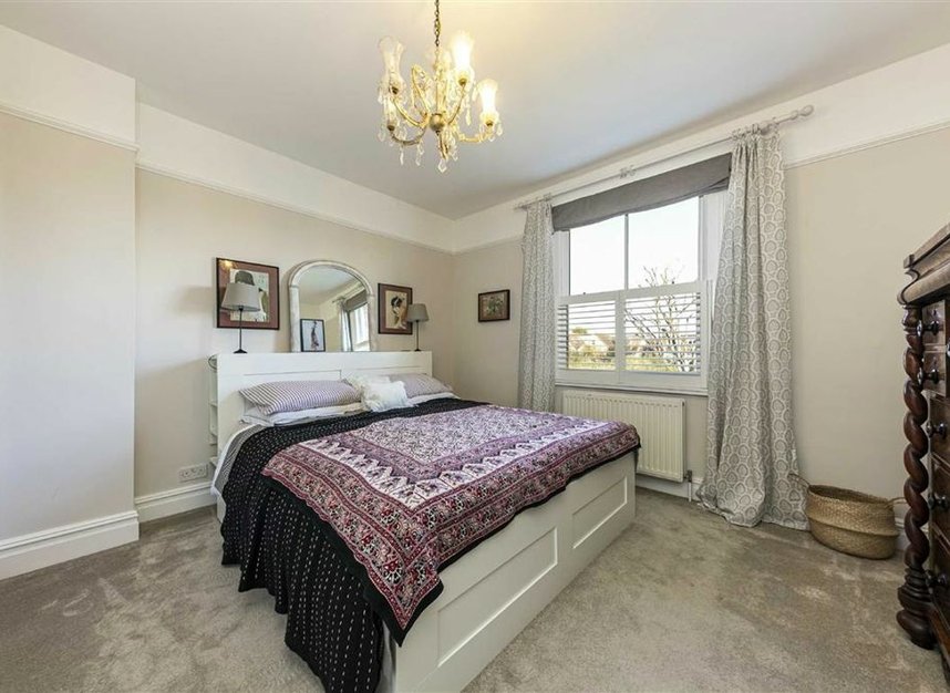 Properties for sale in Kingston Lane - TW11 9HL view7