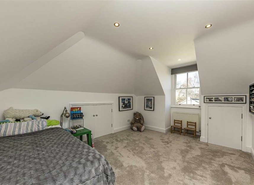 Properties for sale in Kingston Lane - TW11 9HL view10