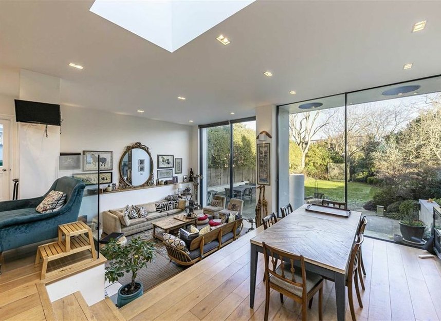 Properties for sale in Kingston Lane - TW11 9HL view2