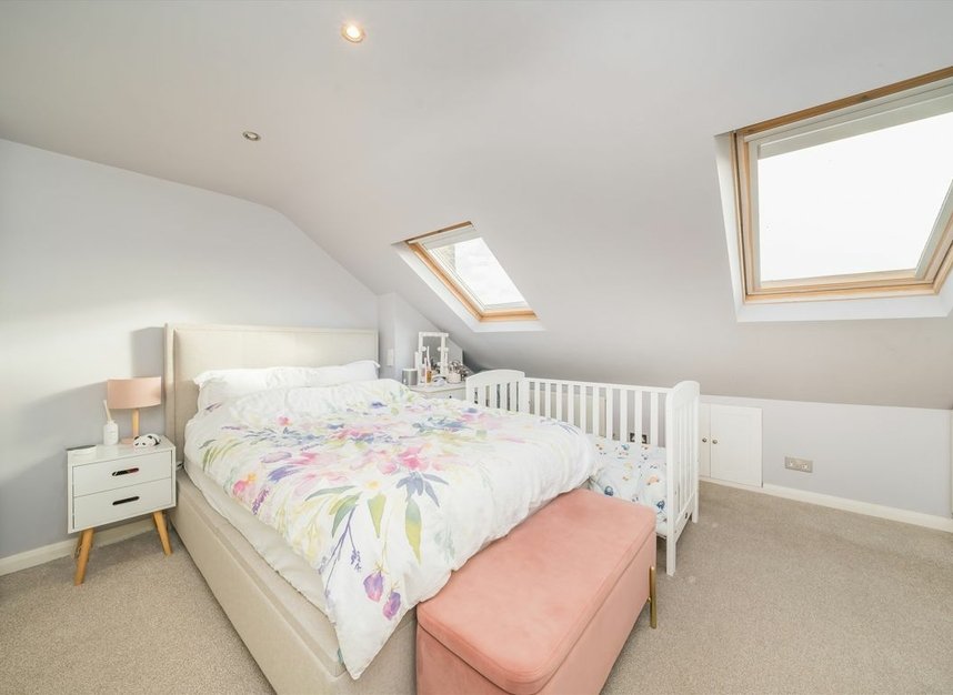 Properties for sale in Kingston Road - SW19 1JN view4